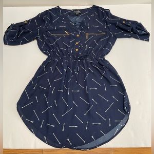 Womens J for Justify Young Contemporary Navy Blue Arrows Top Size Small JD